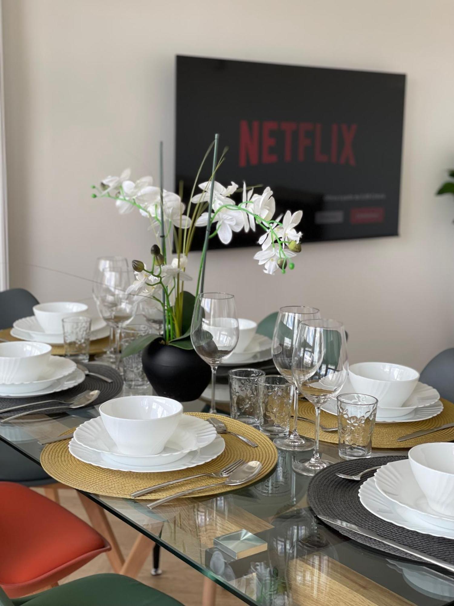Paris Pantin Magnifique Appartement 4 Pieces De 108M2 Avec 2 Parking Interieur - Tres Cosy Pour 1 A 12 Personnes - Entierement Refait A Neuf Entire Apartment Luxurious And Warm - Pantin Paris 19 Eme Free Wifi Gratuit エクステリア 写真