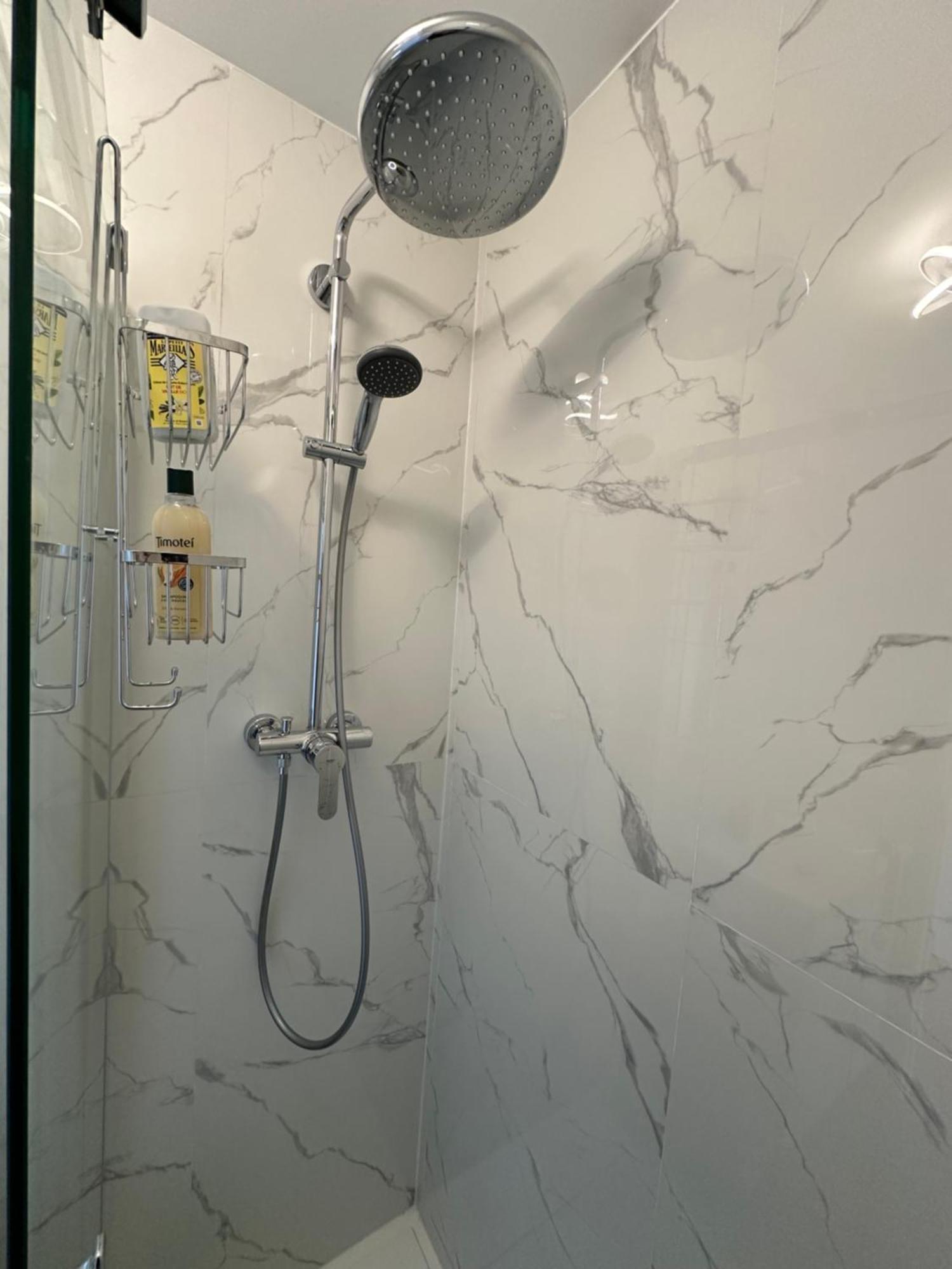 Paris Pantin Magnifique Appartement 4 Pieces De 108M2 Avec 2 Parking Interieur - Tres Cosy Pour 1 A 12 Personnes - Entierement Refait A Neuf Entire Apartment Luxurious And Warm - Pantin Paris 19 Eme Free Wifi Gratuit エクステリア 写真